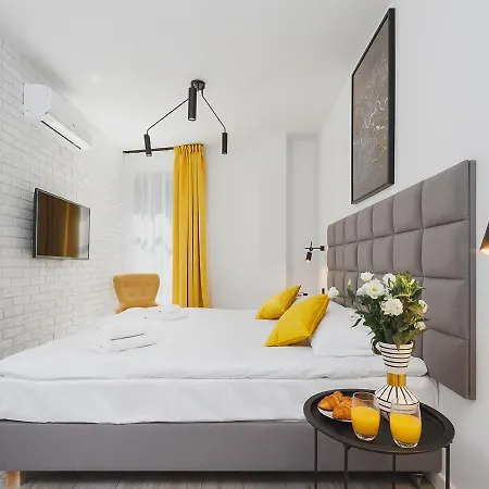 Apart-hotel Aaron 3*